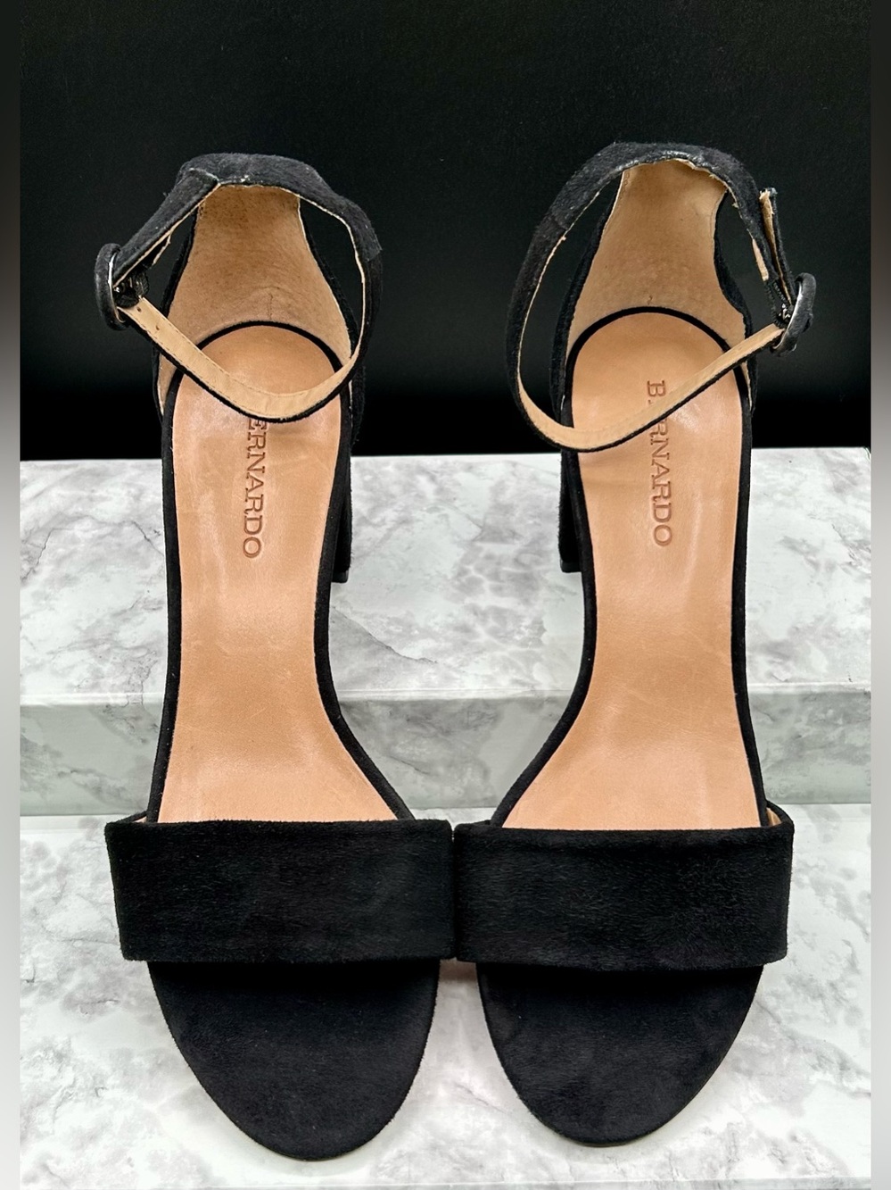 BERNARDO Jalena Leather Heeled Sandals Block Heel. size 9 M